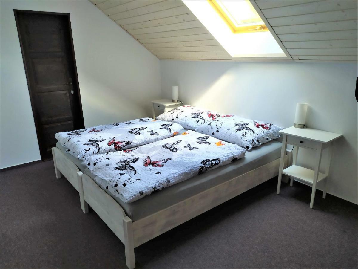 Statek Cesky Dvur Hotel Postupice Екстериор снимка